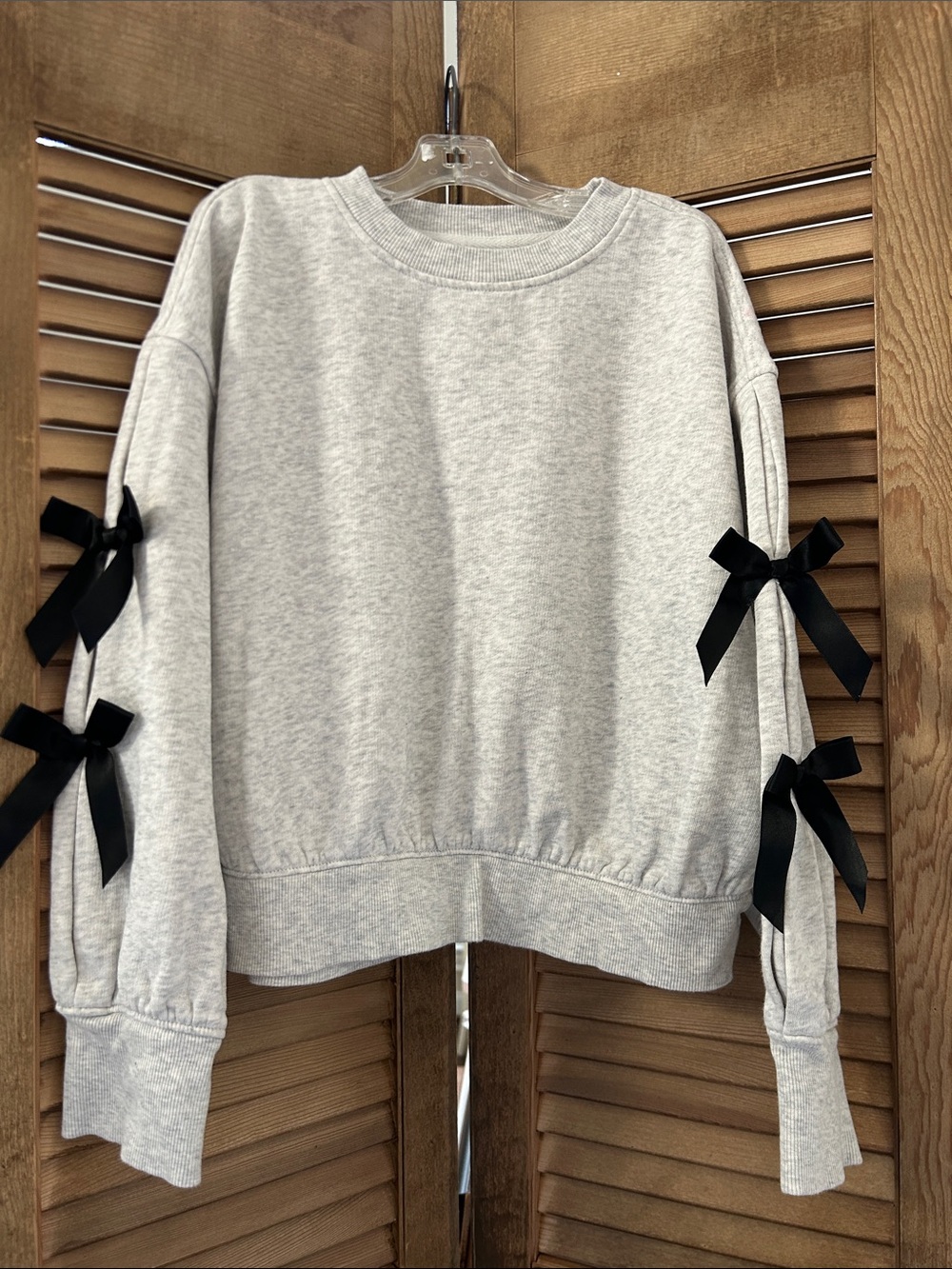 Old Navy Girls Bow Sleeve Crewneck (L)